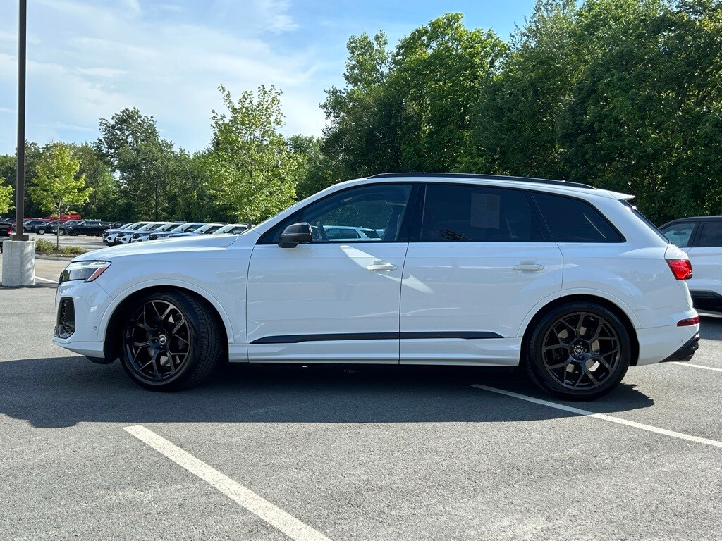 2025 Audi SQ7 Premium Plus photo 2