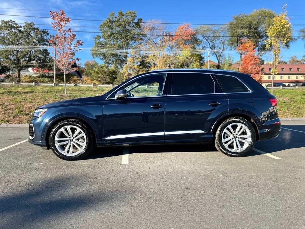 2025 Audi Q7 55 Prestige photo 2