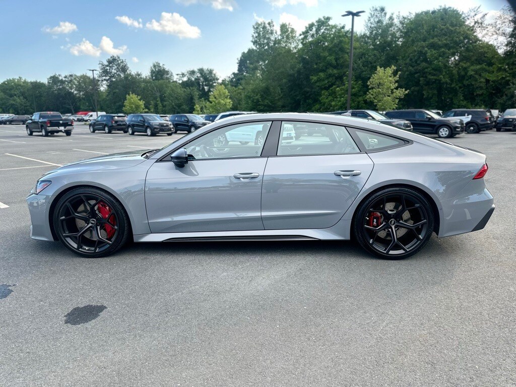 2025 Audi RS 7 Performance photo 3