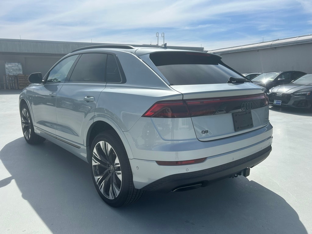 2025 Audi Q8 Premium Plus photo 4