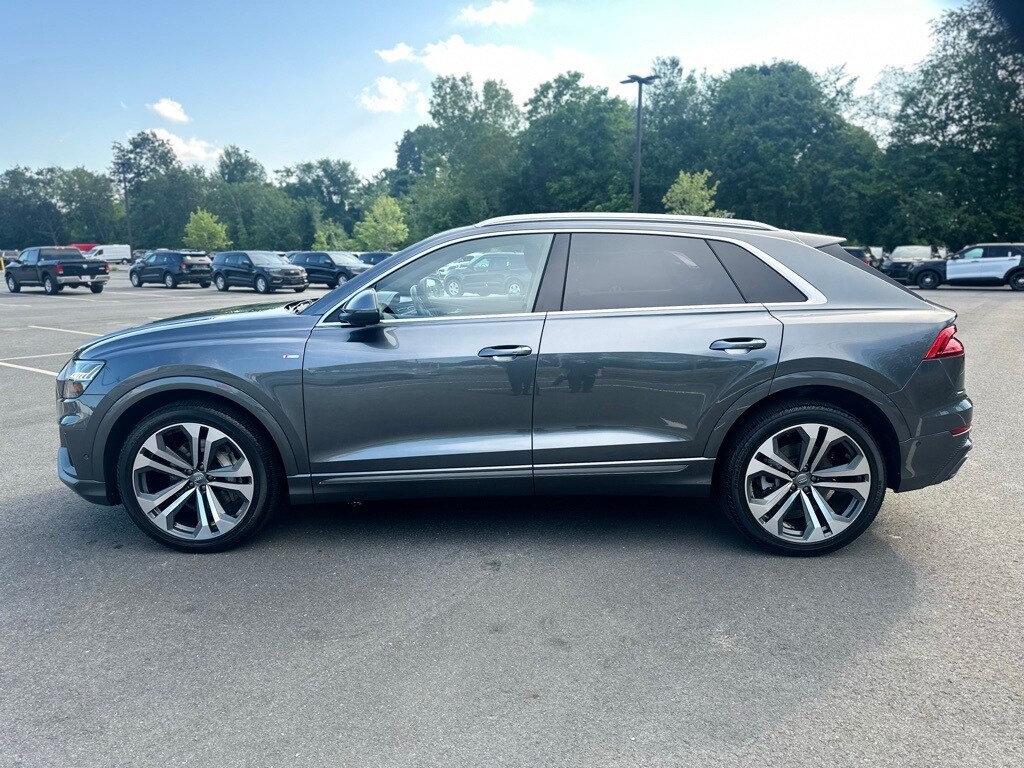 2020 Audi Q8 55 Prestige photo 3