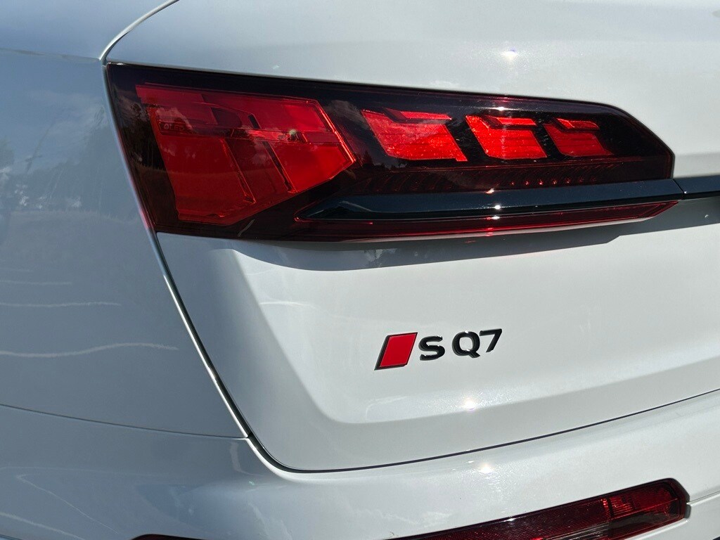 2025 Audi SQ7 Premium Plus photo 4