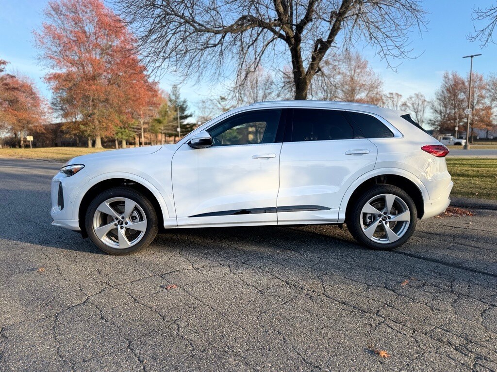 2025 Audi Q5 2.0T Premium Plus photo 3