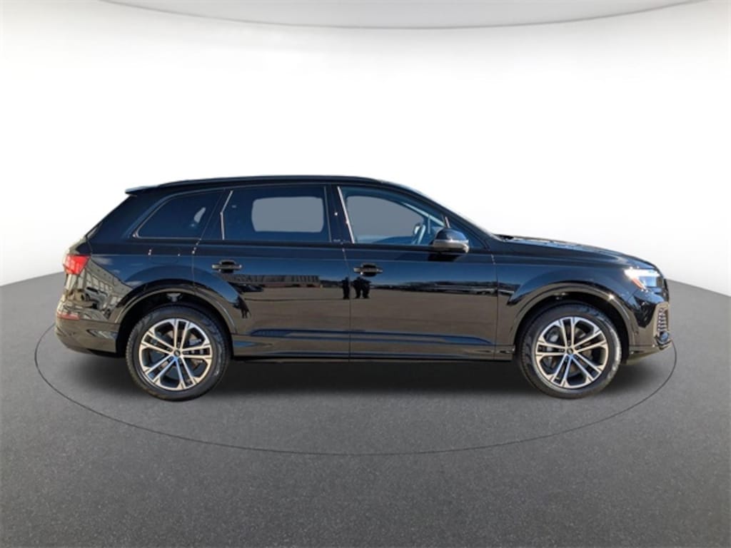 New 2026 Audi Q7 45 Premium SUV