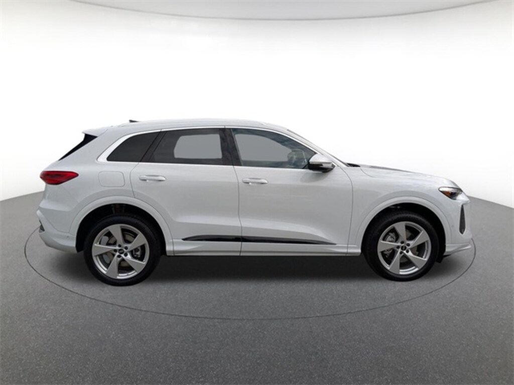 New 2025 Audi Q5 2.0T Premium SUV