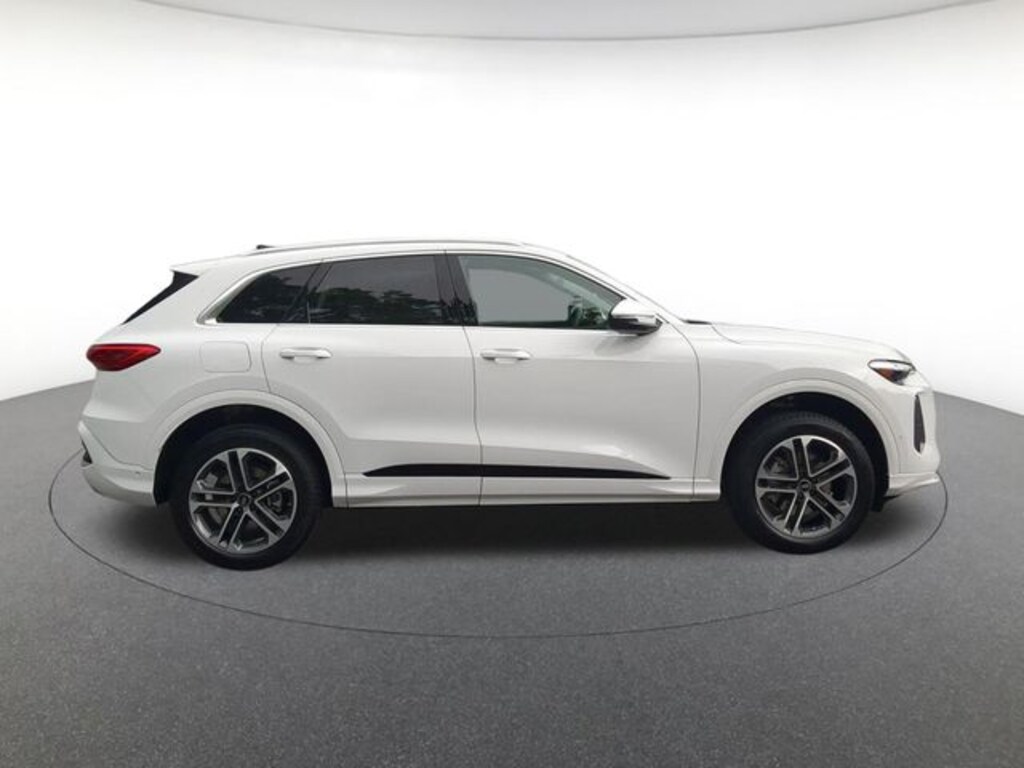 New 2026 Audi Q5 2.0T Premium SUV