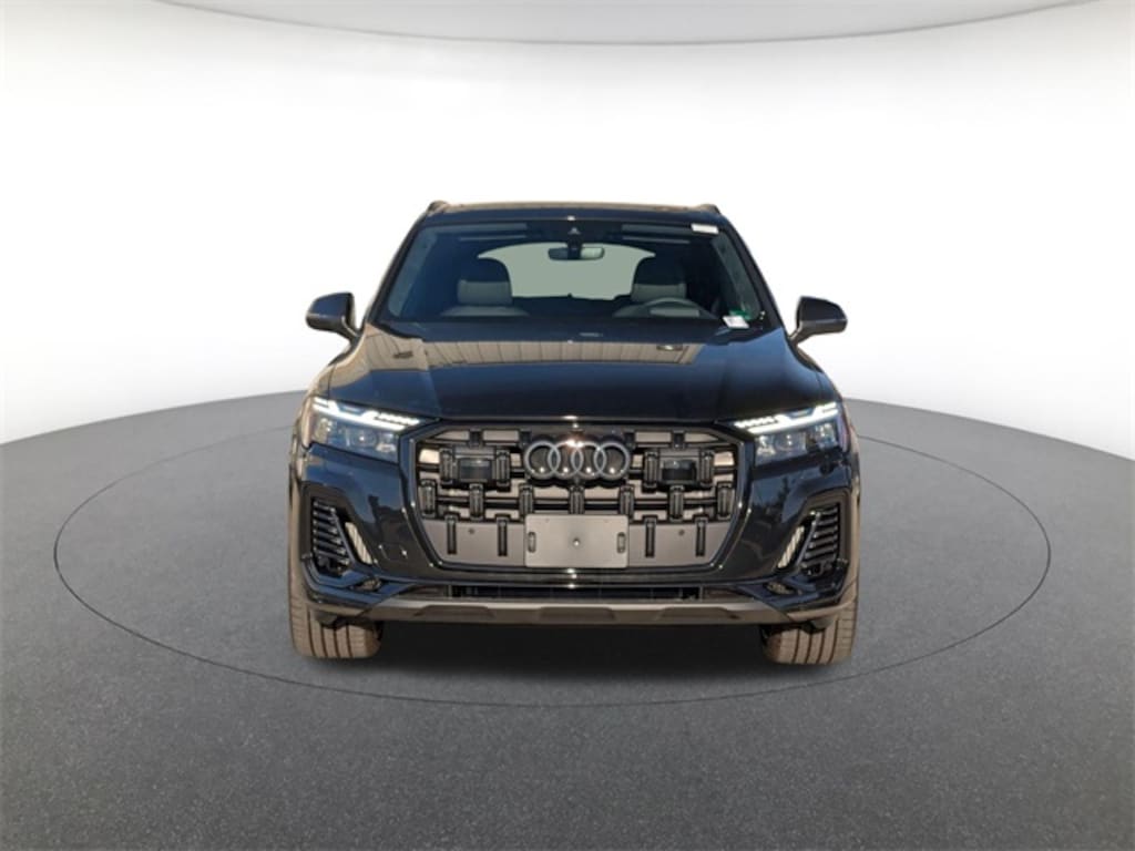 New 2025 Audi Q7 55 Premium SUV