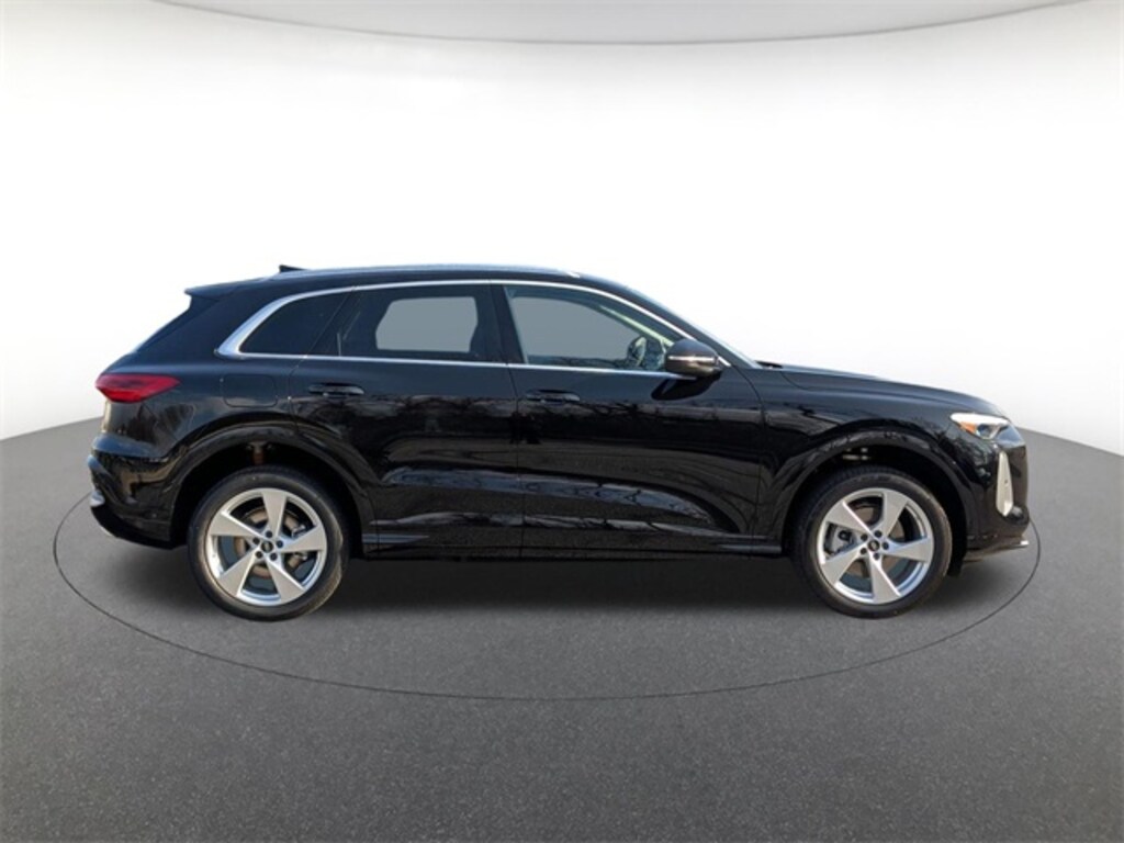 New 2025 Audi Q5 2.0T Premium SUV