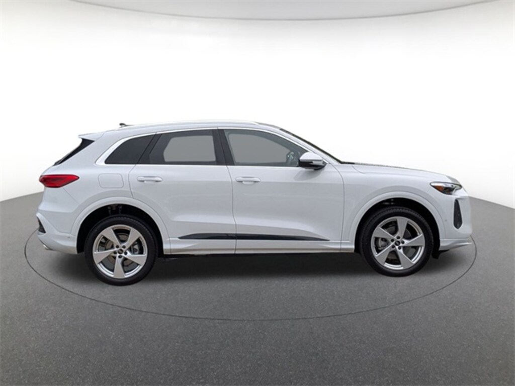 New 2025 Audi Q5 2.0T Premium SUV