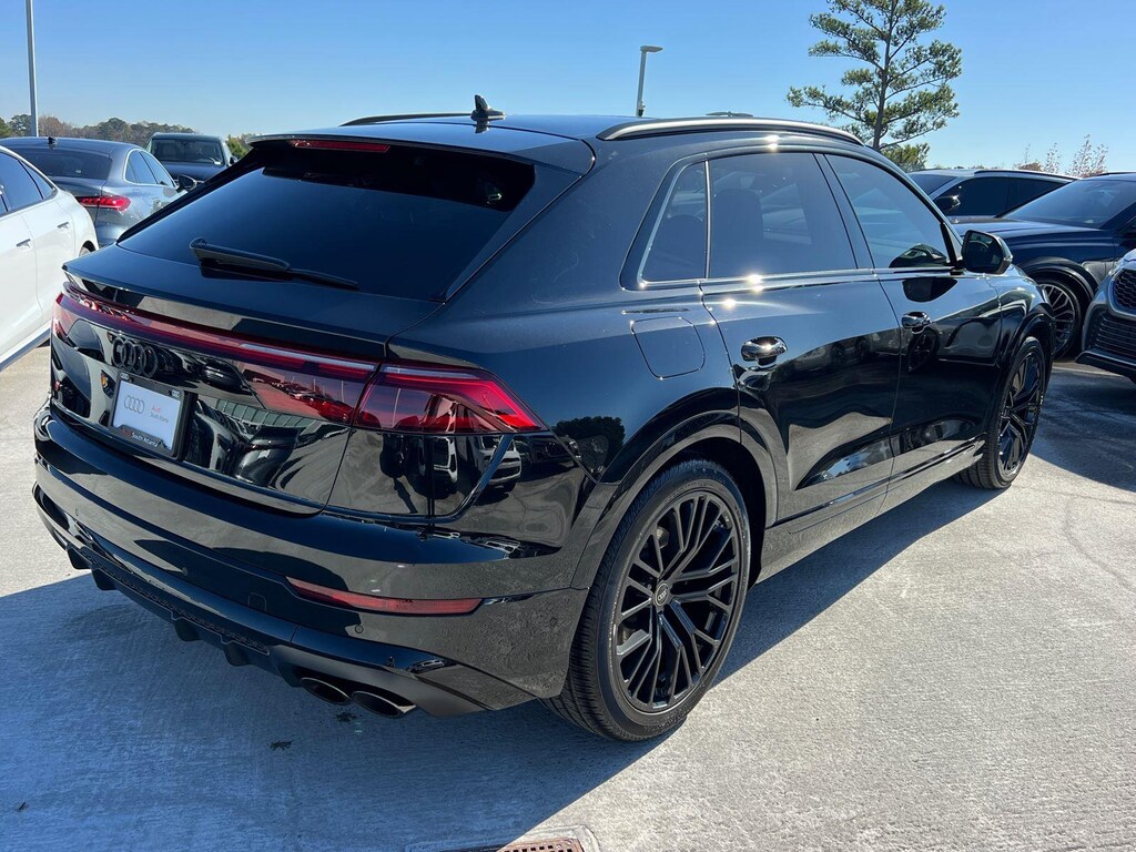 2025 Audi SQ8 Premium Plus photo 3