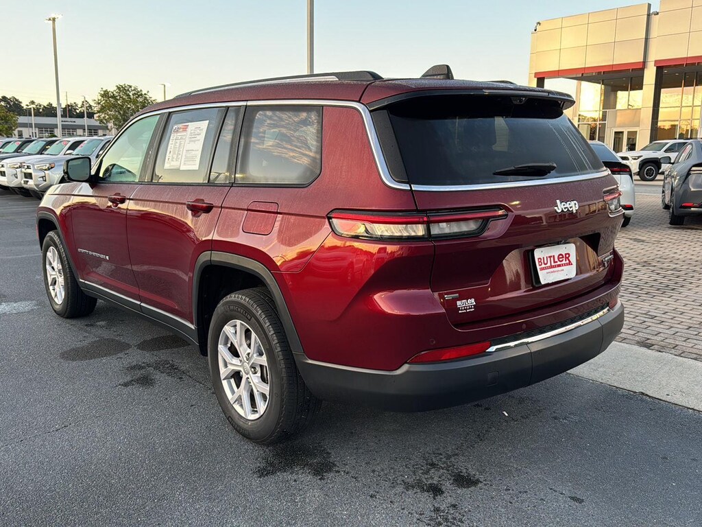2022 Jeep Grand Cherokee Limited photo 2