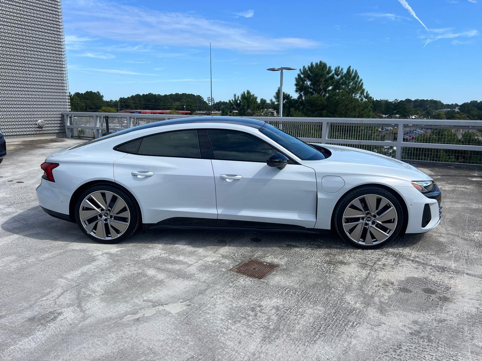 2022 Audi e-tron GT Prestige photo 4