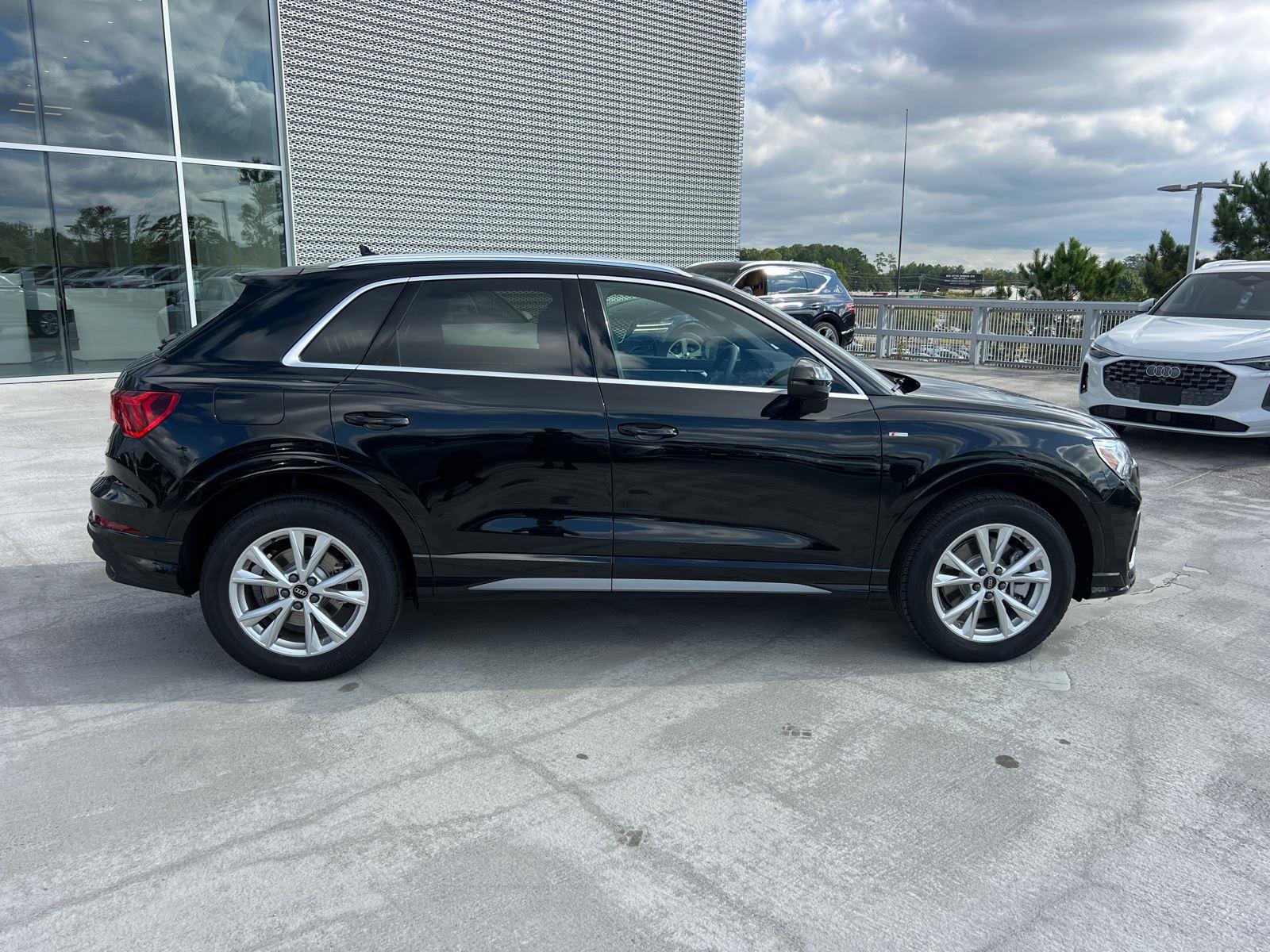 2025 Audi Q3 45 TFSI S line Premium photo 2