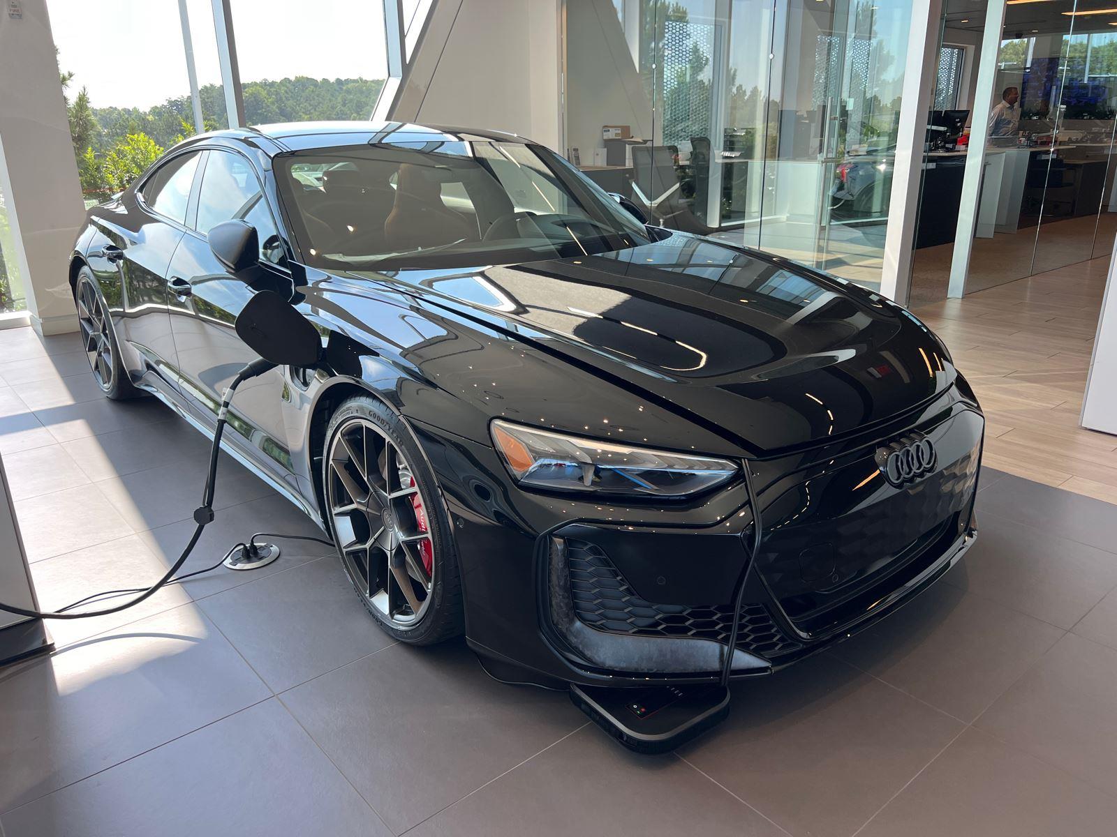 2025 Audi RS e-tron GT Base photo 3