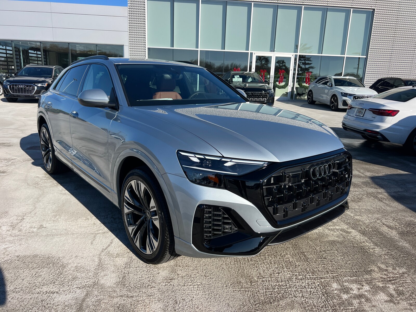 2025 Audi Q8 55 Premium photo 3