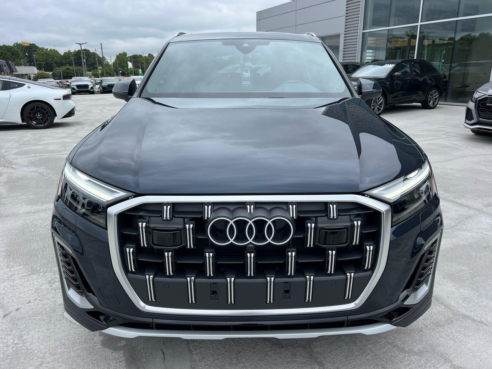 2025 Audi Q7 55 Premium Plus photo 2