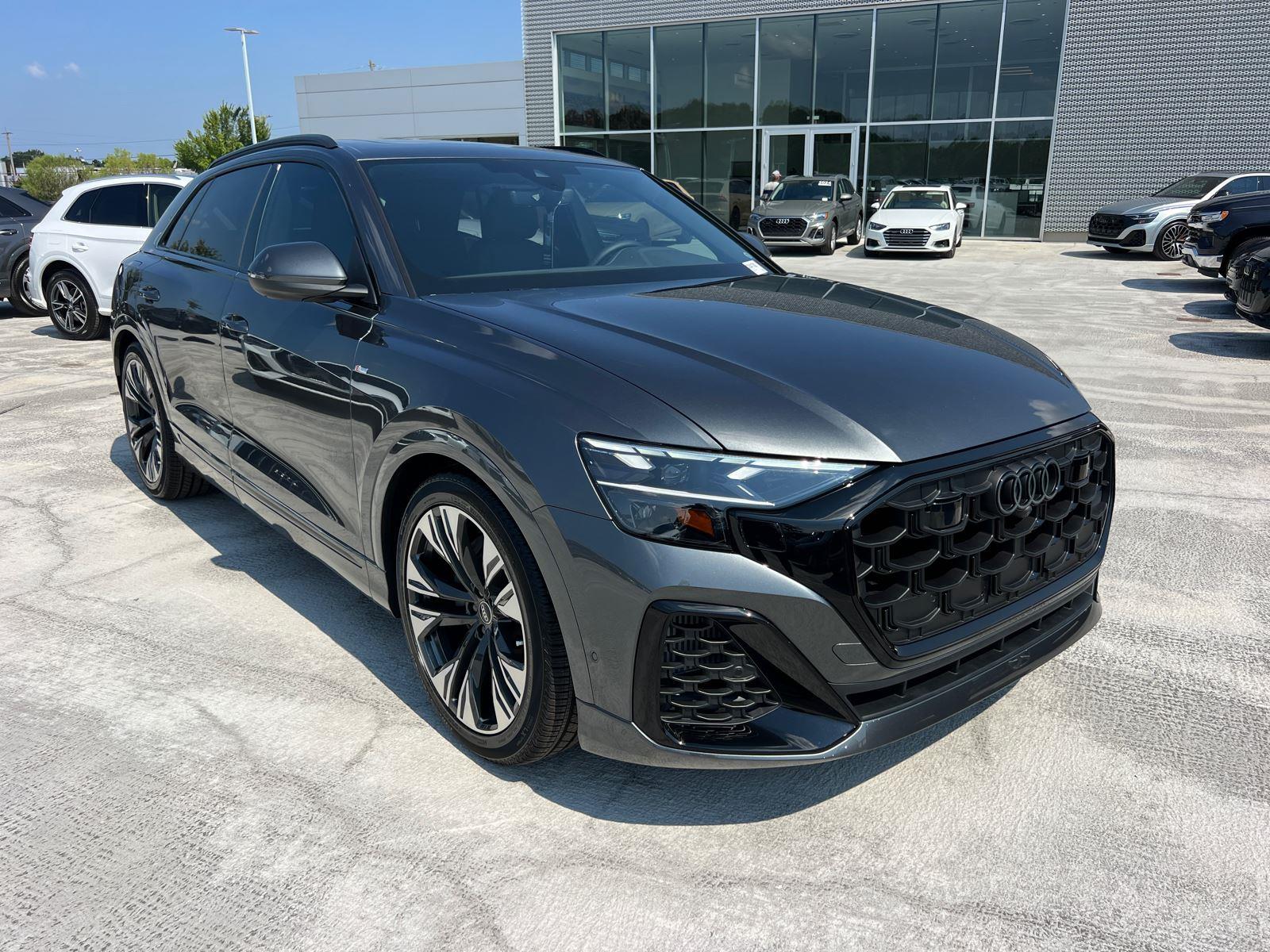 2025 Audi Q8 55 Premium Plus photo 3