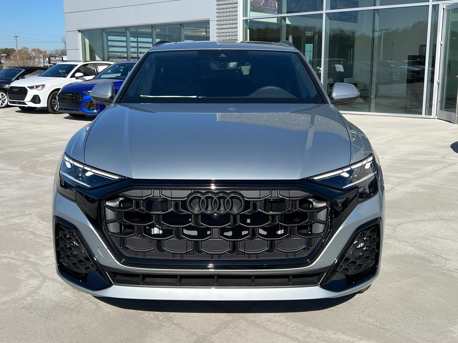 2025 Audi Q8 55 Premium Plus photo 2