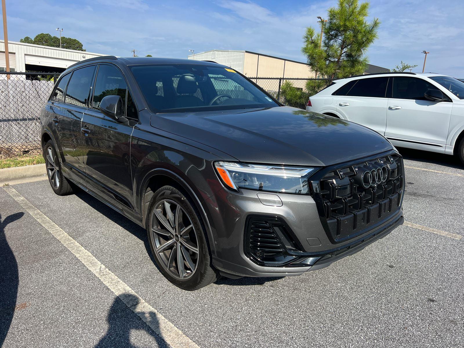 2025 Audi Q7 Premium Plus photo 2