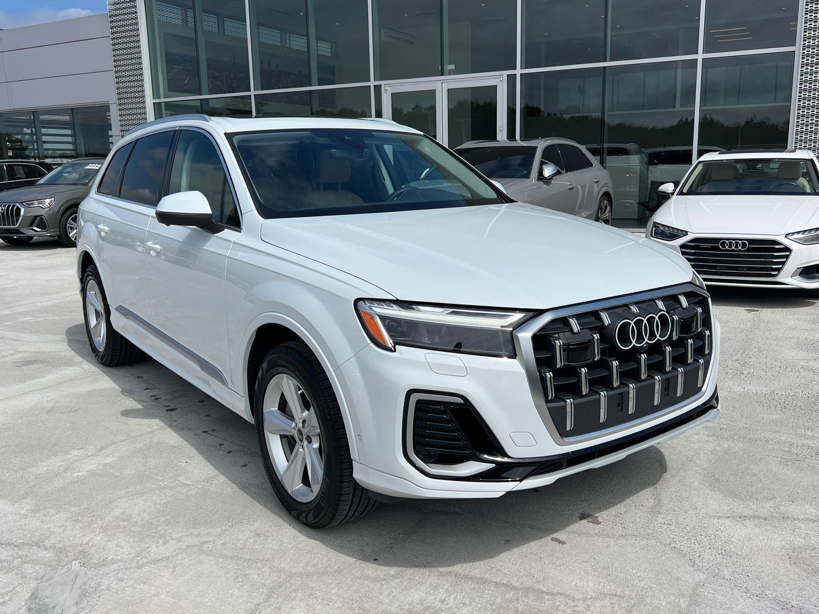 2025 Audi Q7 Premium photo 3
