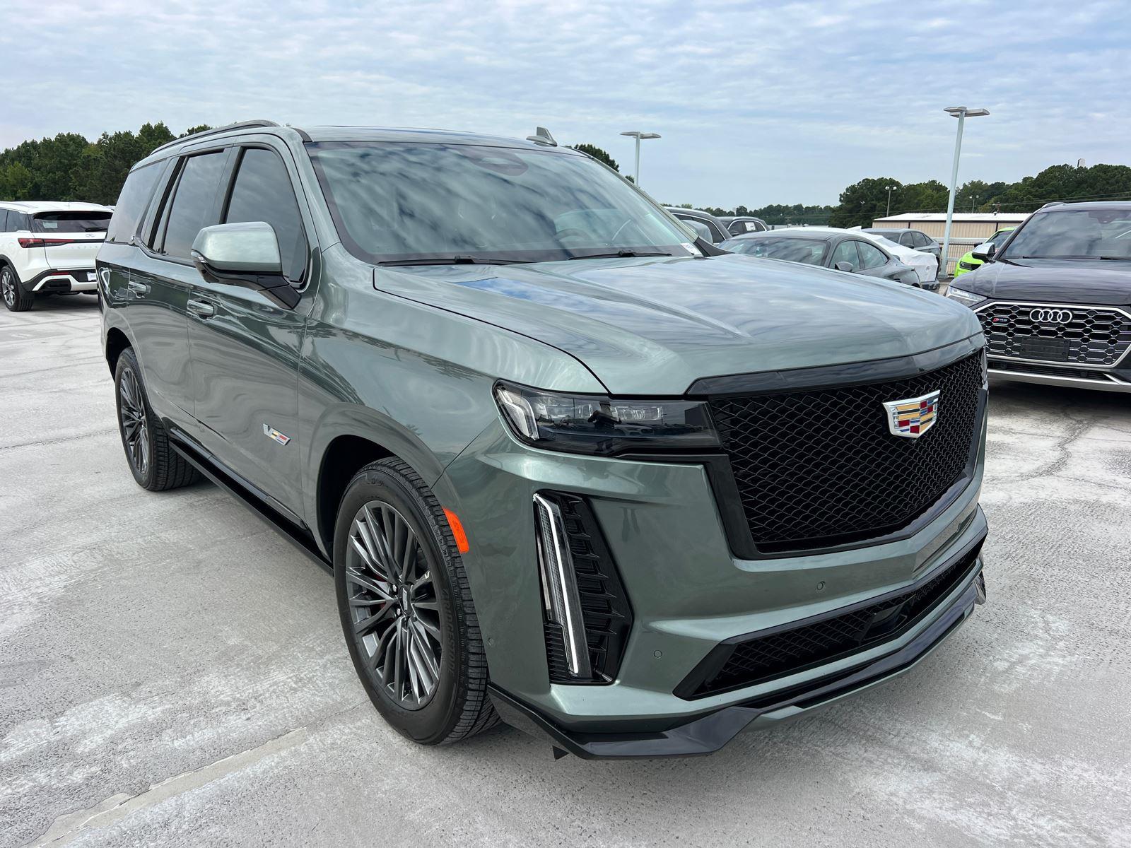 2023 Cadillac Escalade V-Series photo 3