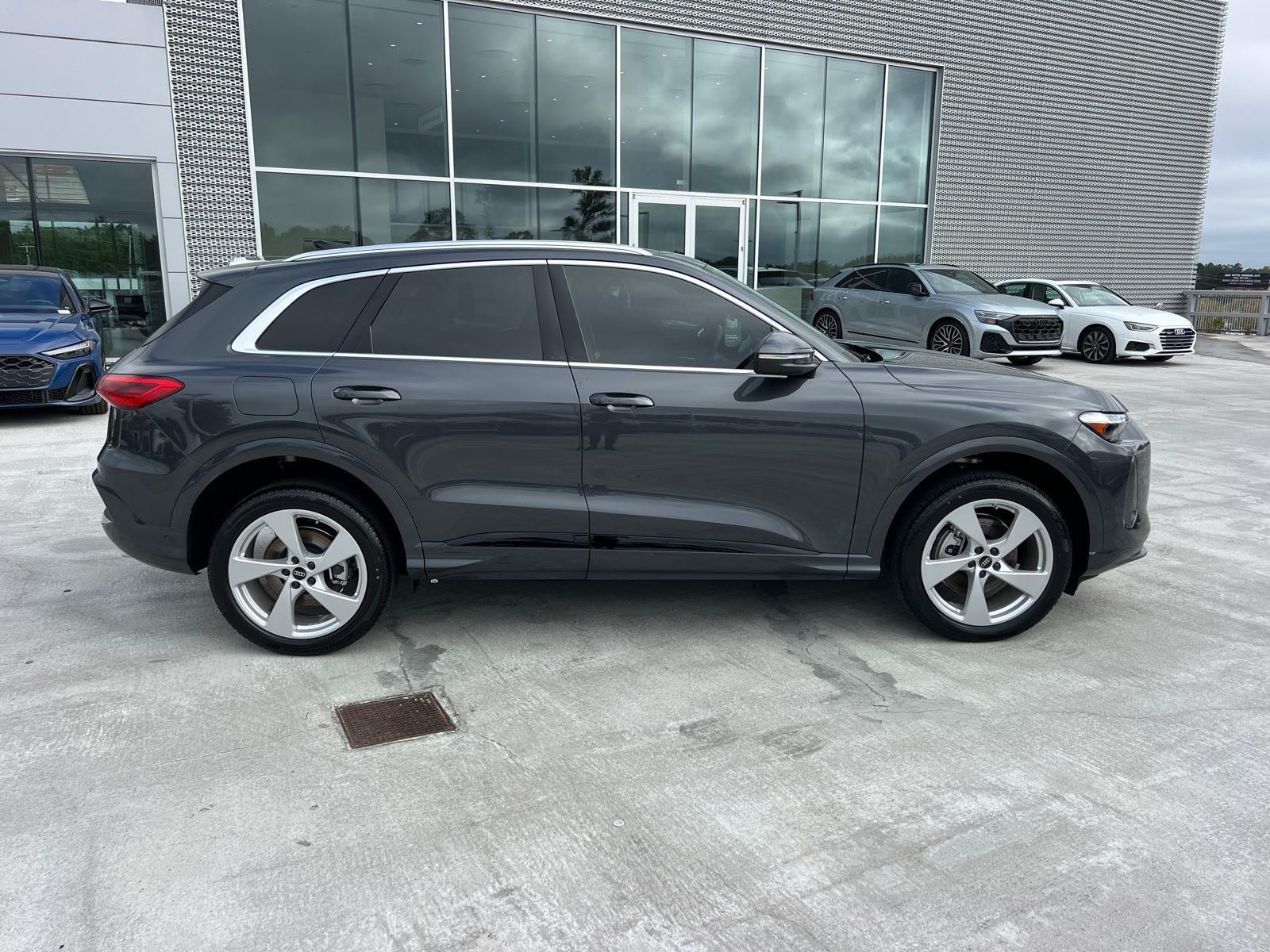 2025 Audi Q5 2.0T Premium Plus photo 4