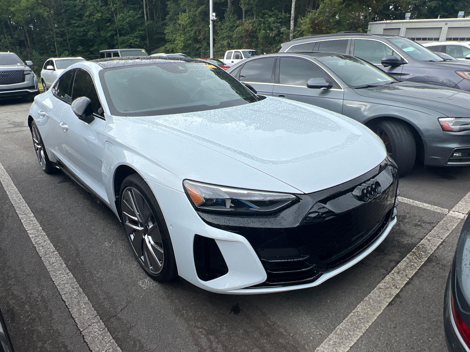 2022 Audi e-tron GT Prestige photo 2