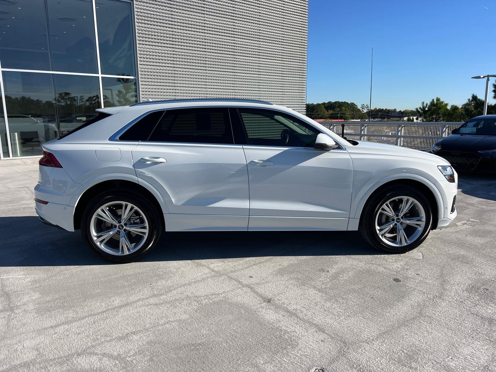 2023 Audi Q8 Premium photo 3