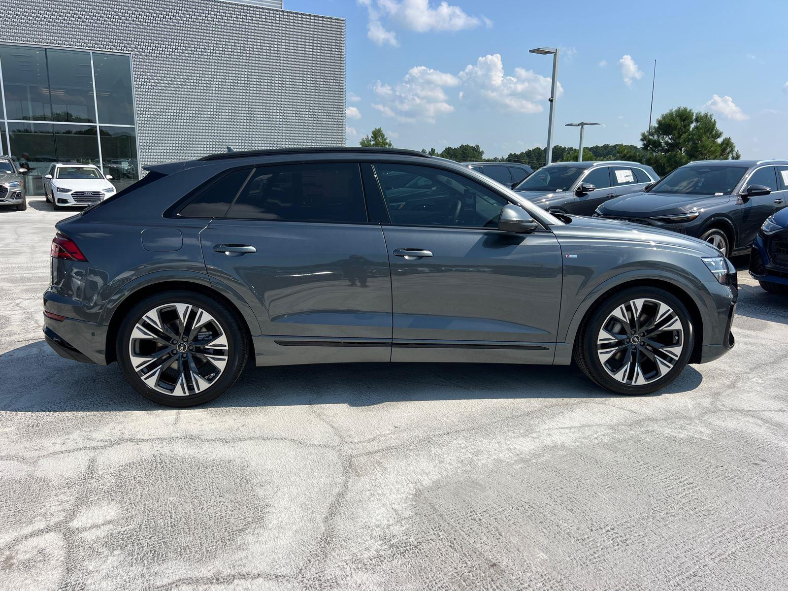 2025 Audi Q8 55 Premium Plus photo 4