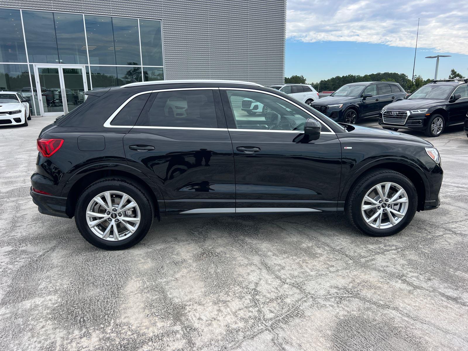 2024 Audi Q3 S line Premium Plus photo 3