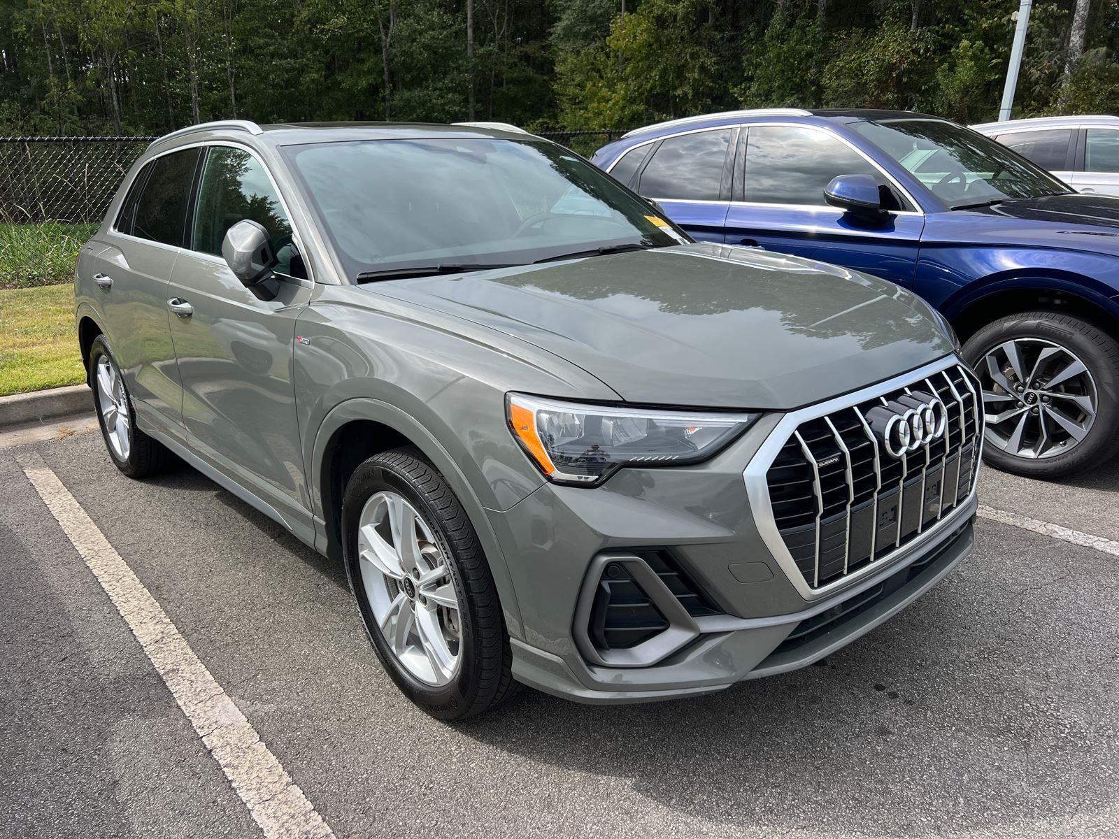 2022 Audi Q3 S line Premium photo 3
