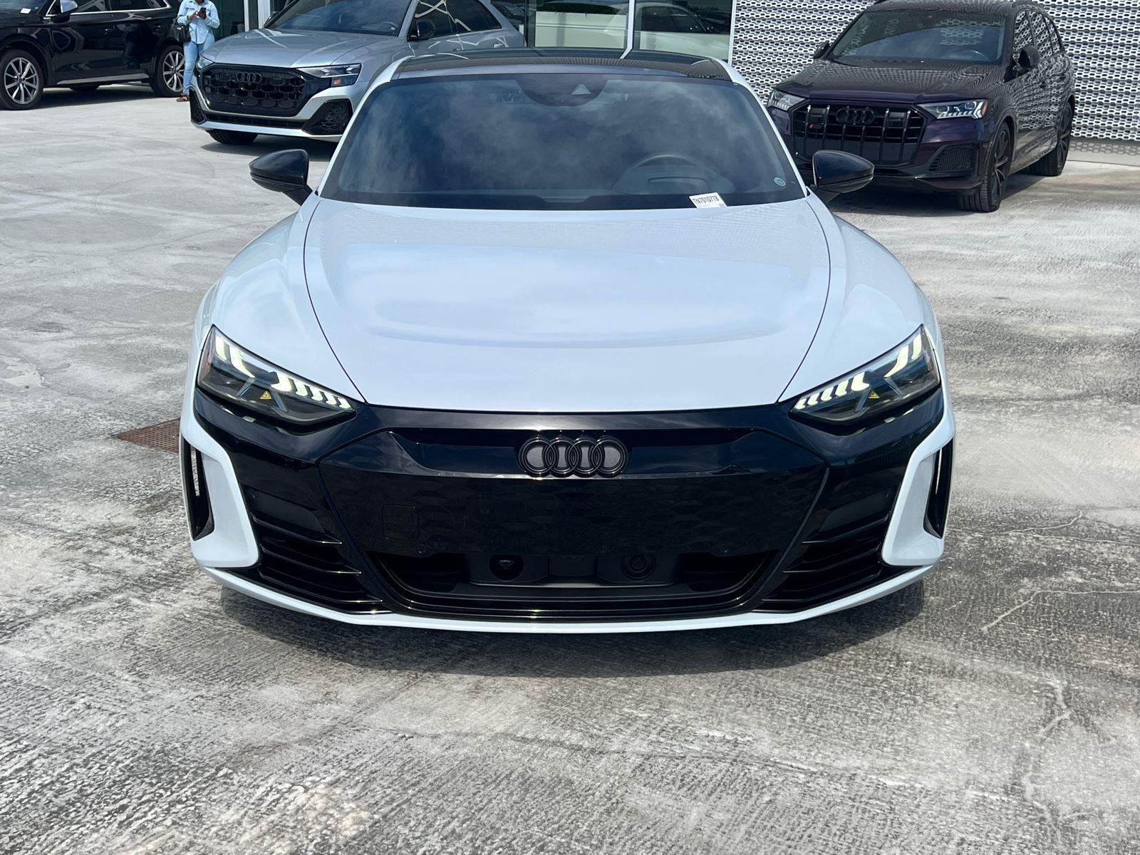 2022 Audi e-tron GT Prestige photo 2