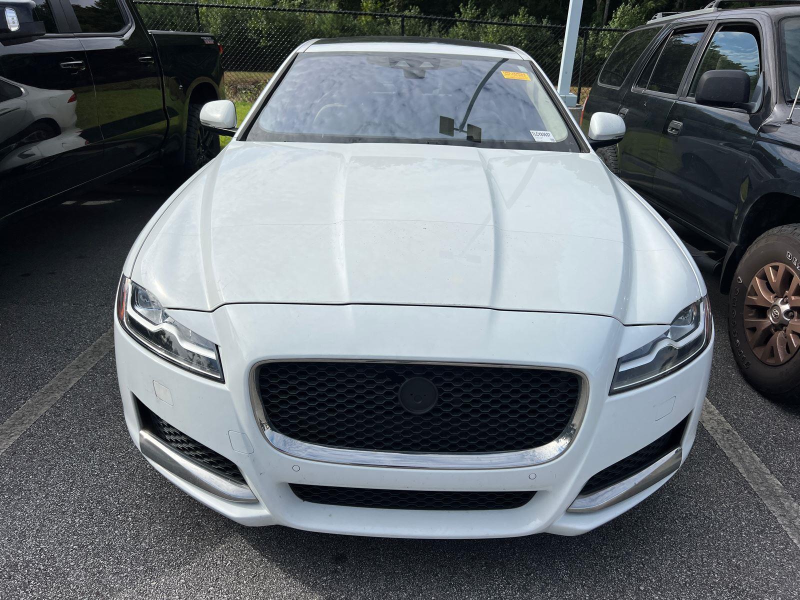 2020 Jaguar XF 30t Prestige photo 2