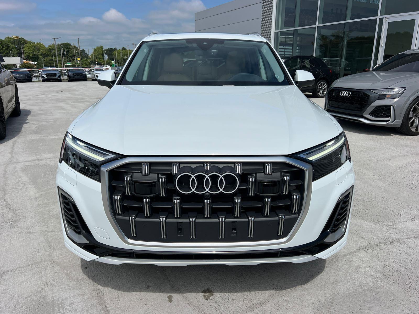 2025 Audi Q7 Premium photo 2