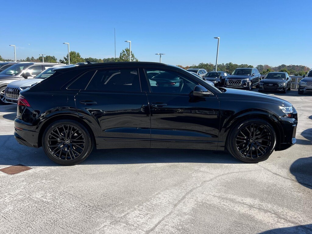 2025 Audi SQ8 Premium Plus photo 2