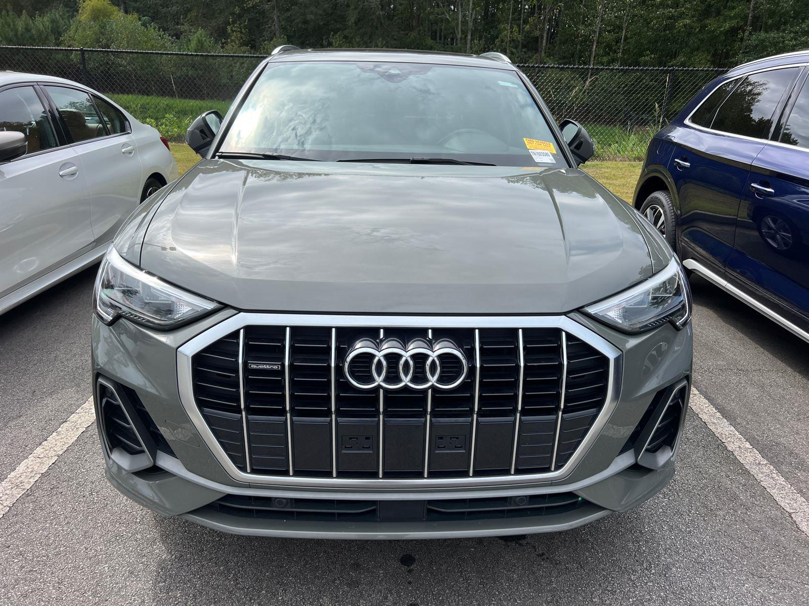 2022 Audi Q3 S line Premium photo 2