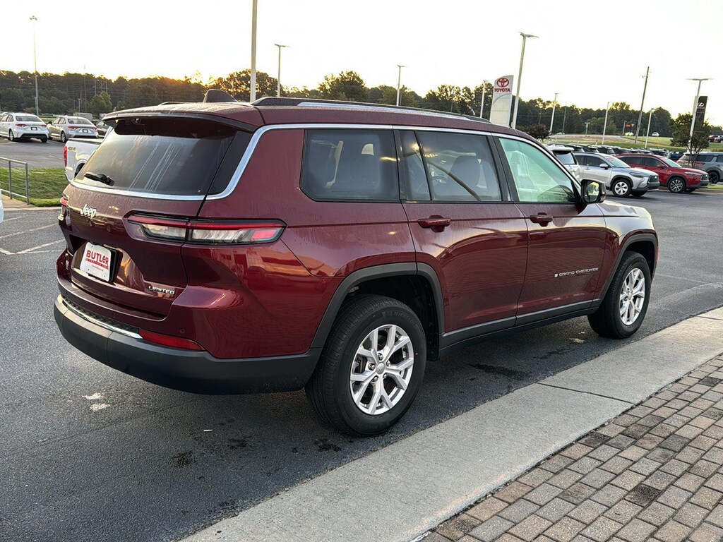 2022 Jeep Grand Cherokee Limited photo 4