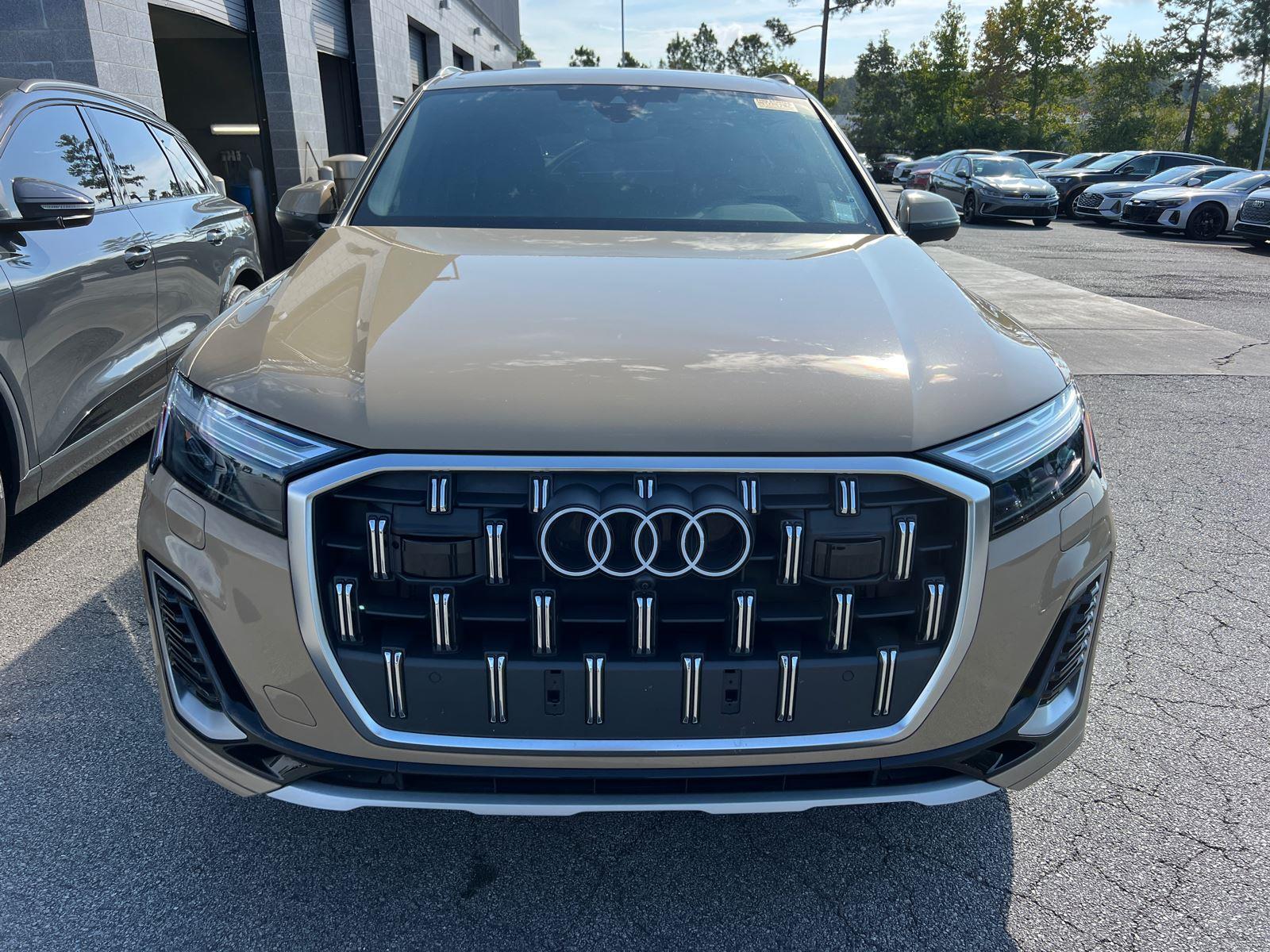 2025 Audi Q7 Premium photo 2