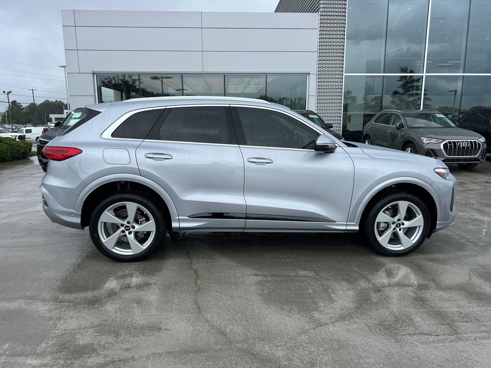 2025 Audi Q5 2.0T Premium Plus photo 2