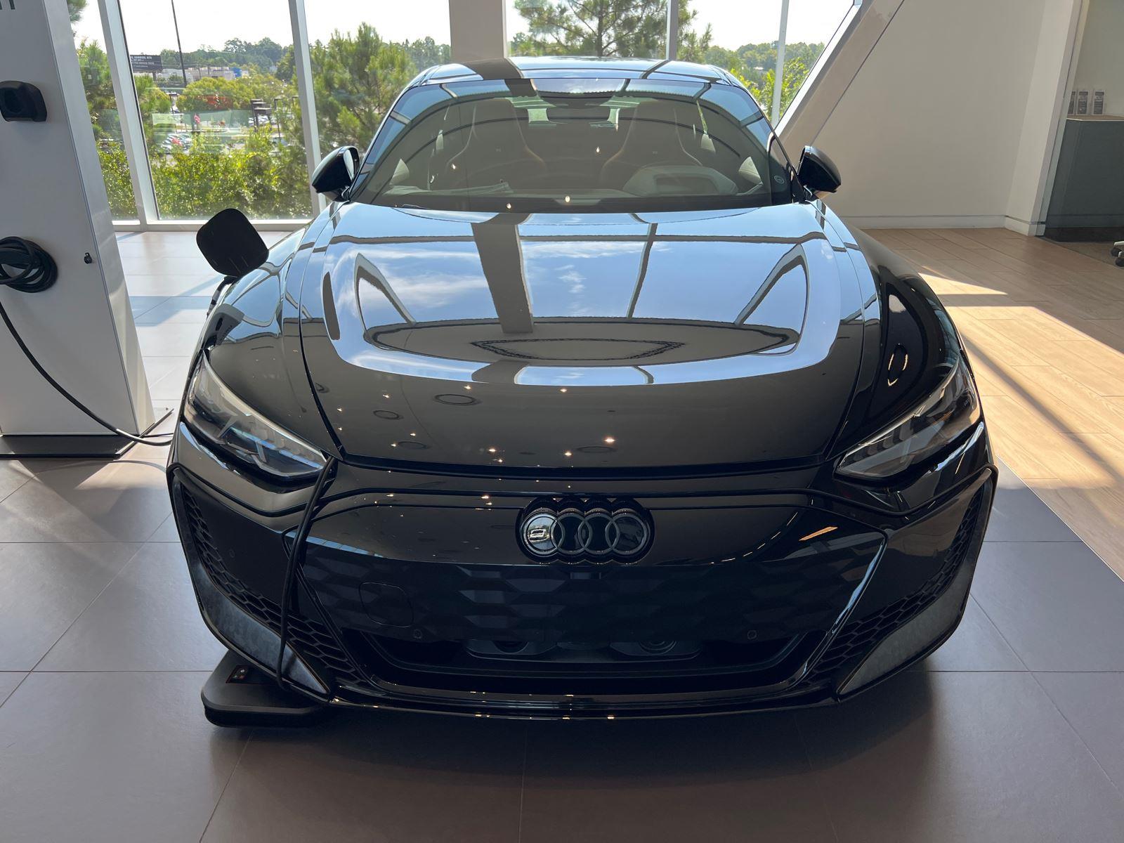 2025 Audi RS e-tron GT Base photo 2