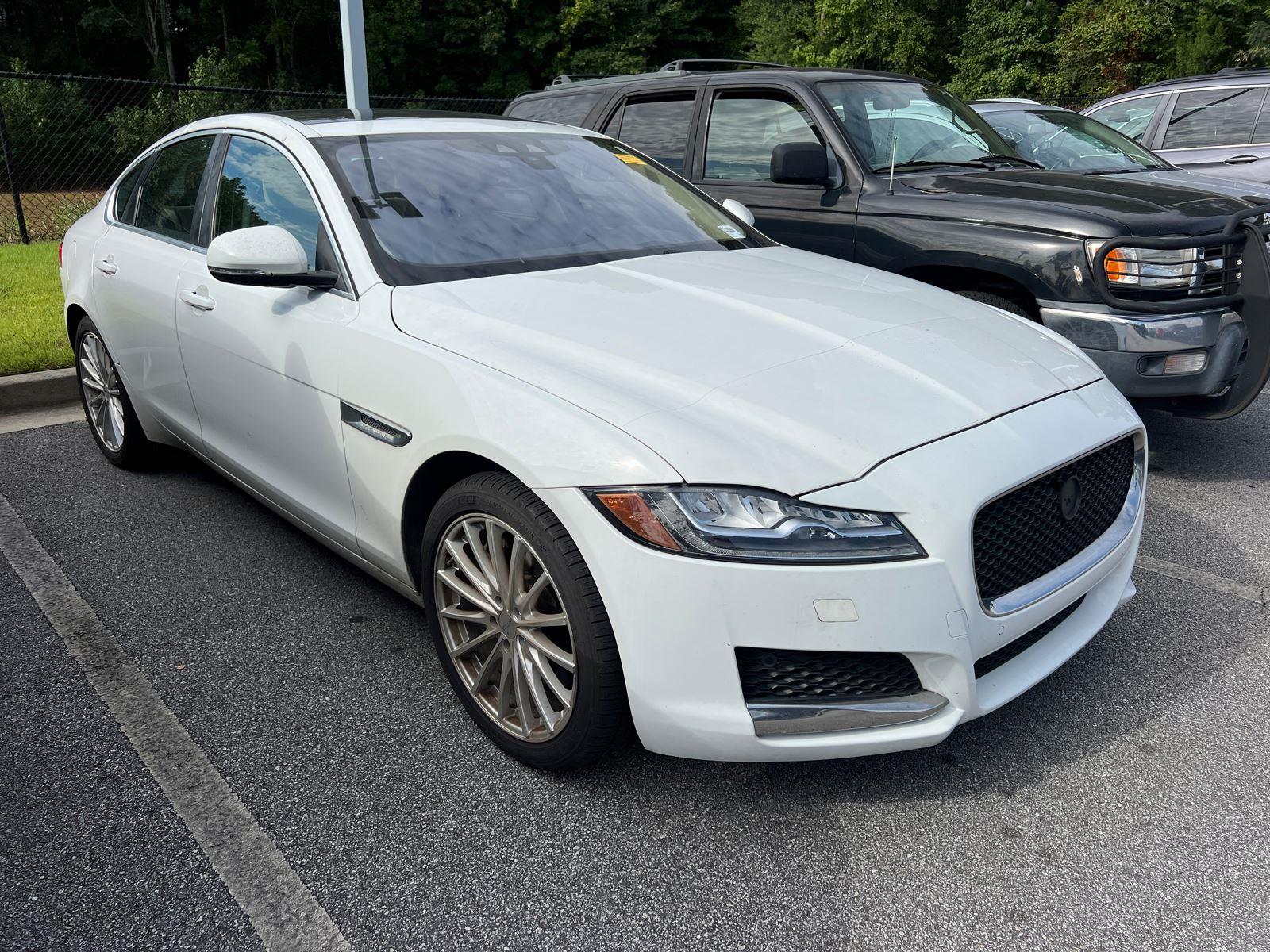 2020 Jaguar XF 30t Prestige photo 3