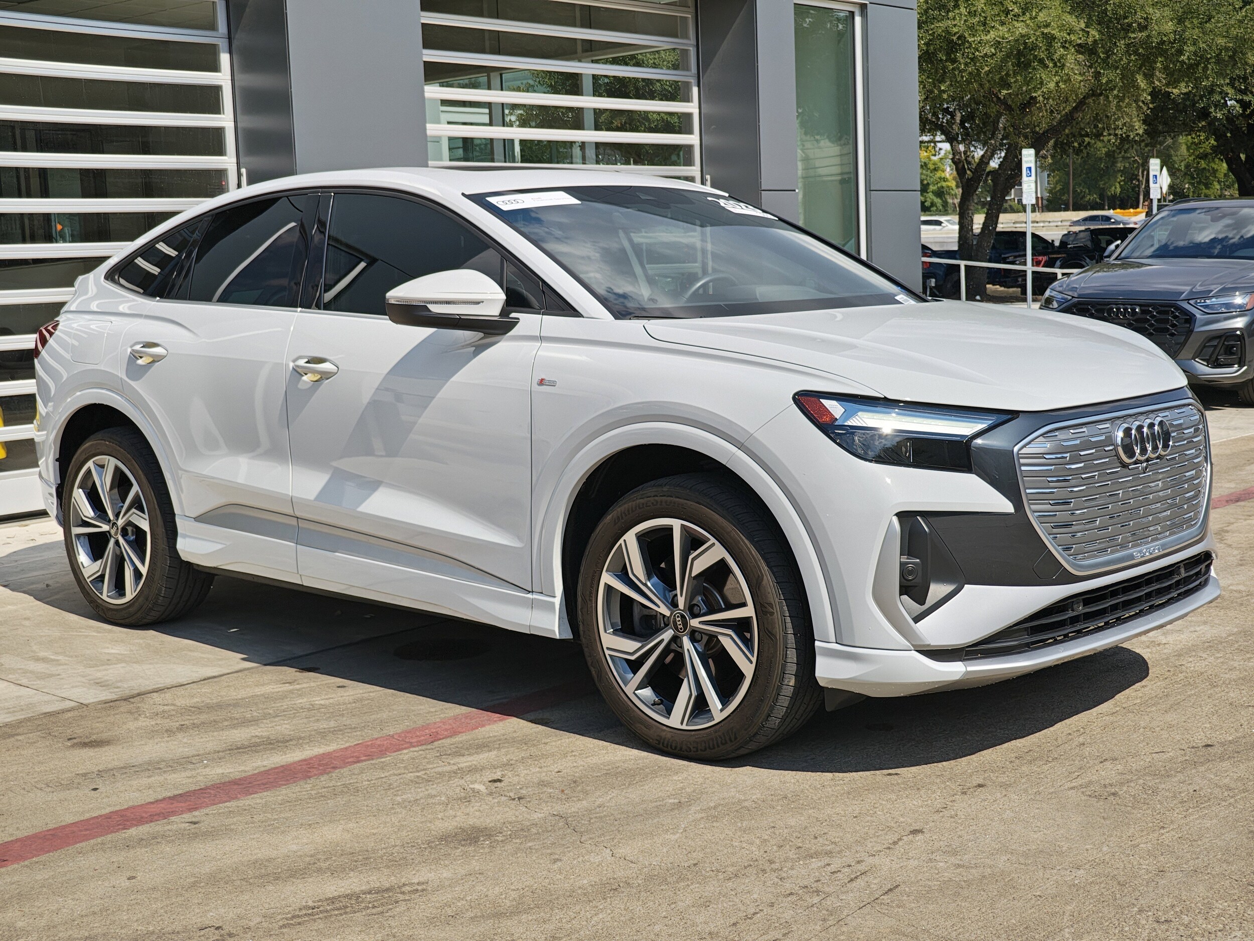 2023 Audi Q4 E-tron Sportback Premium photo 2