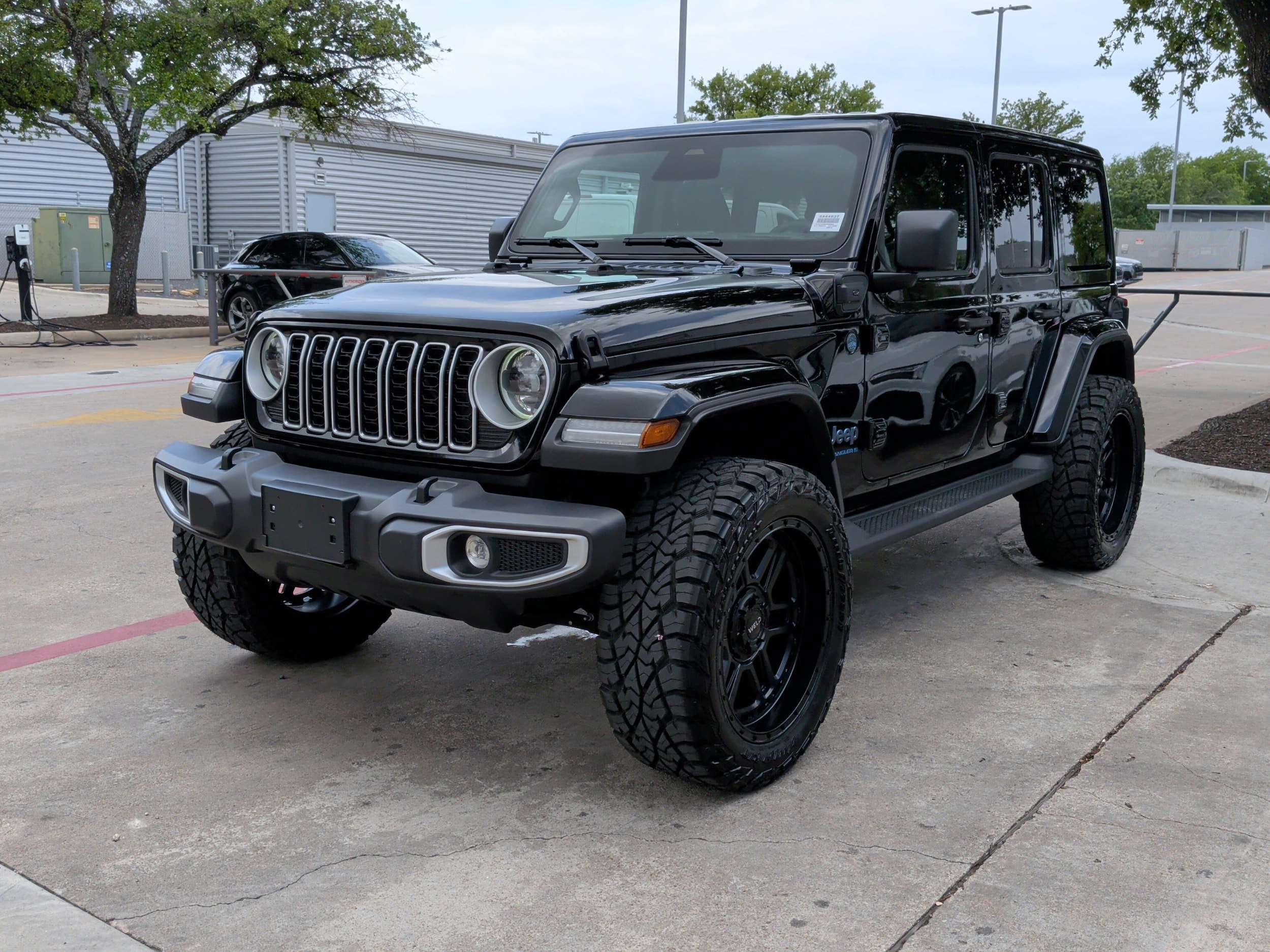 2025 Jeep Wrangler 4xe Sahara photo 4