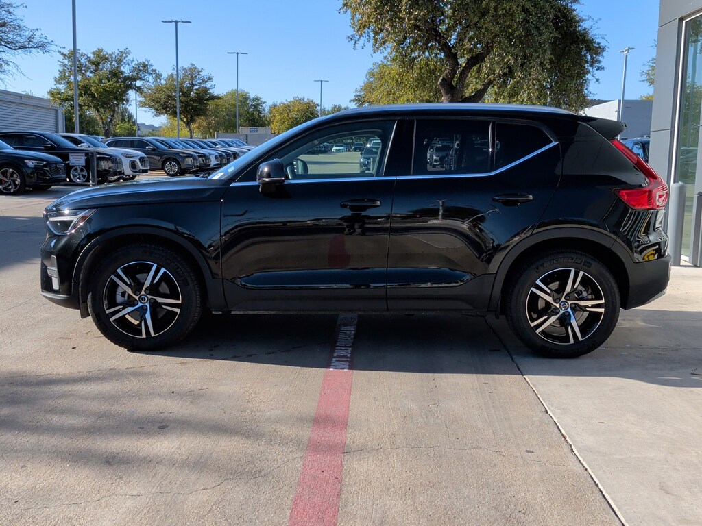 Used 2025 Volvo XC40 Core Bright Theme SUV