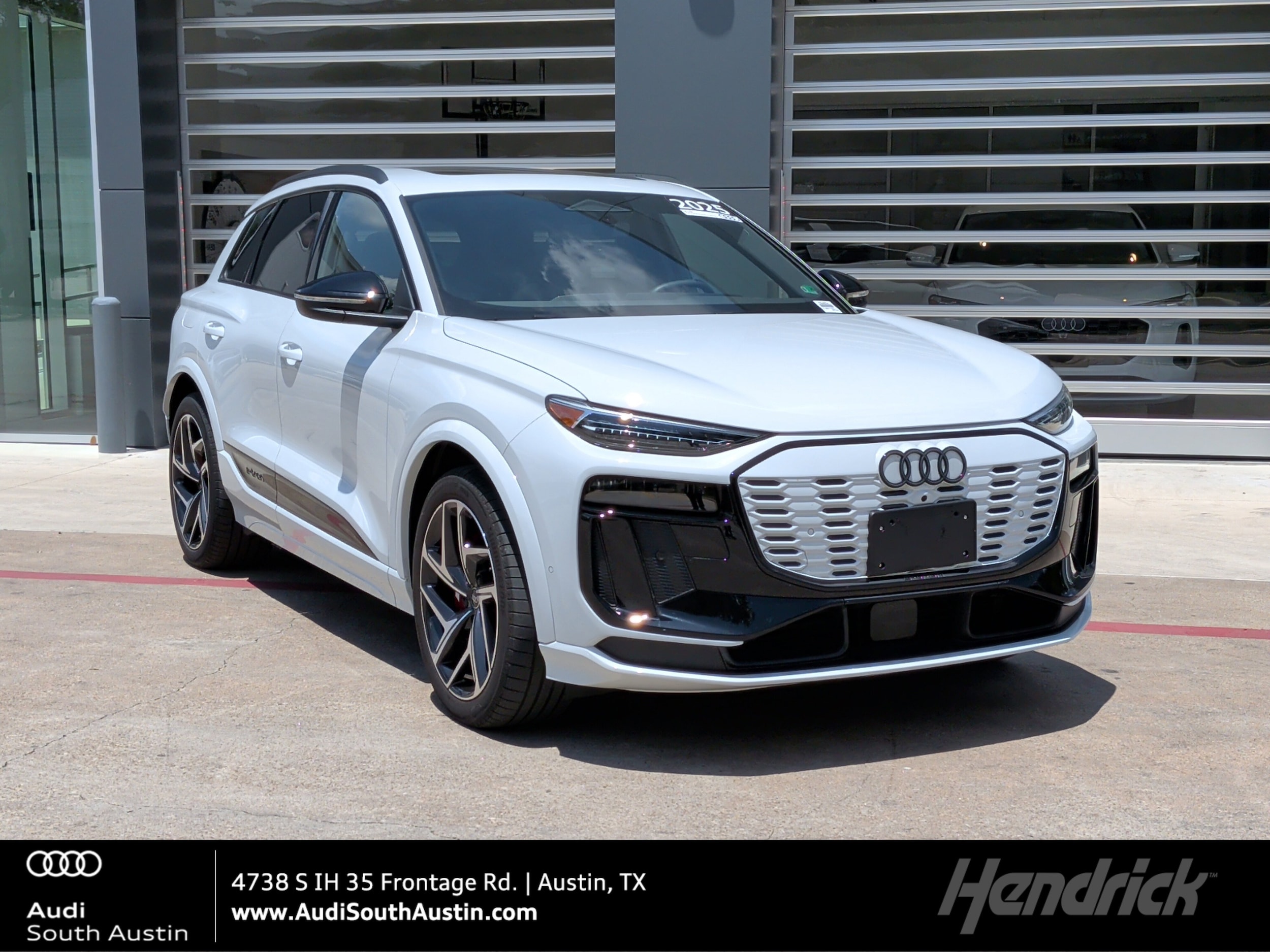 2025 Audi SQ6 e-tron Premium Plus quattro's photo