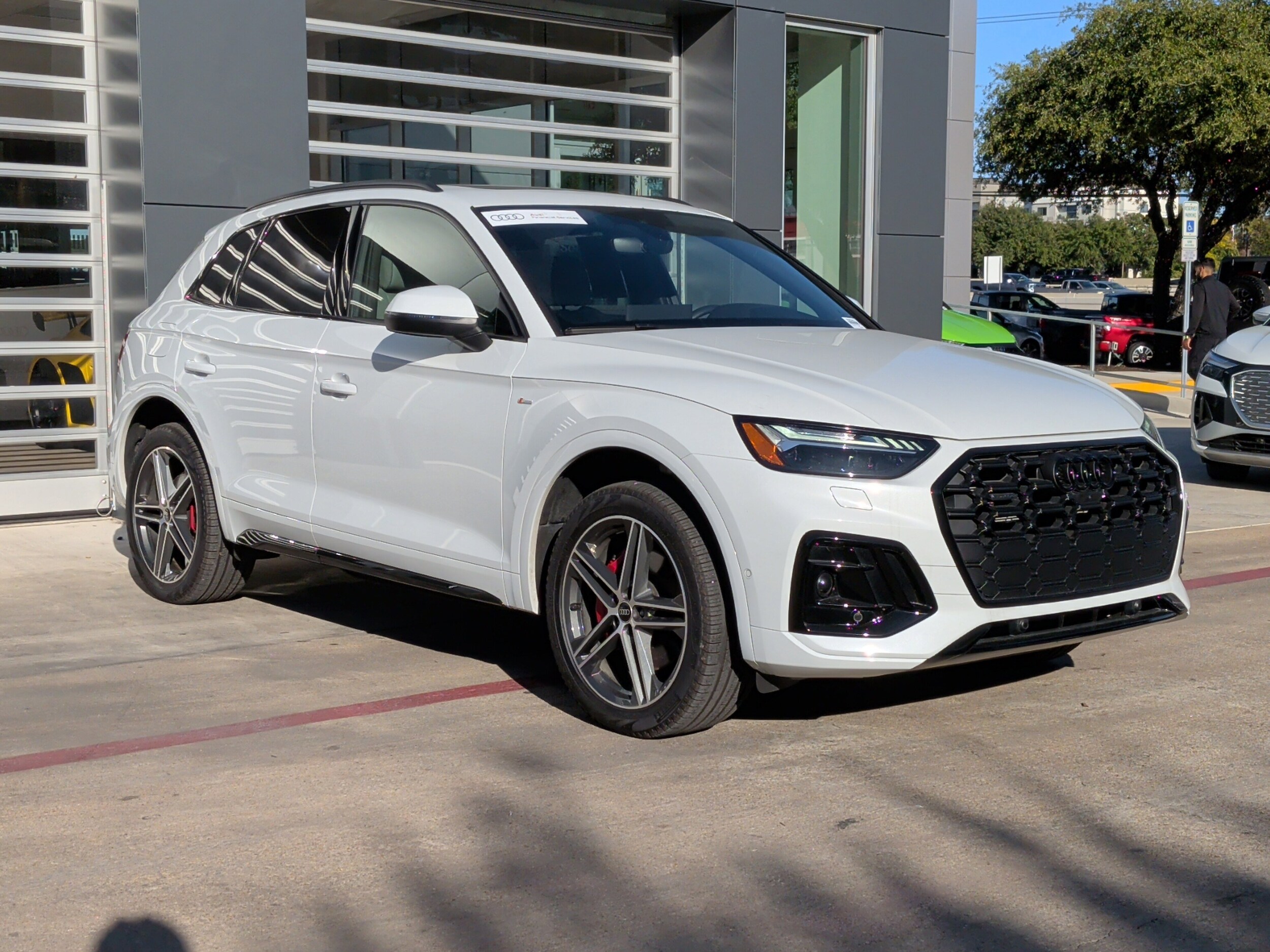 2024 Audi Q5 S line Premium Prestige photo 2