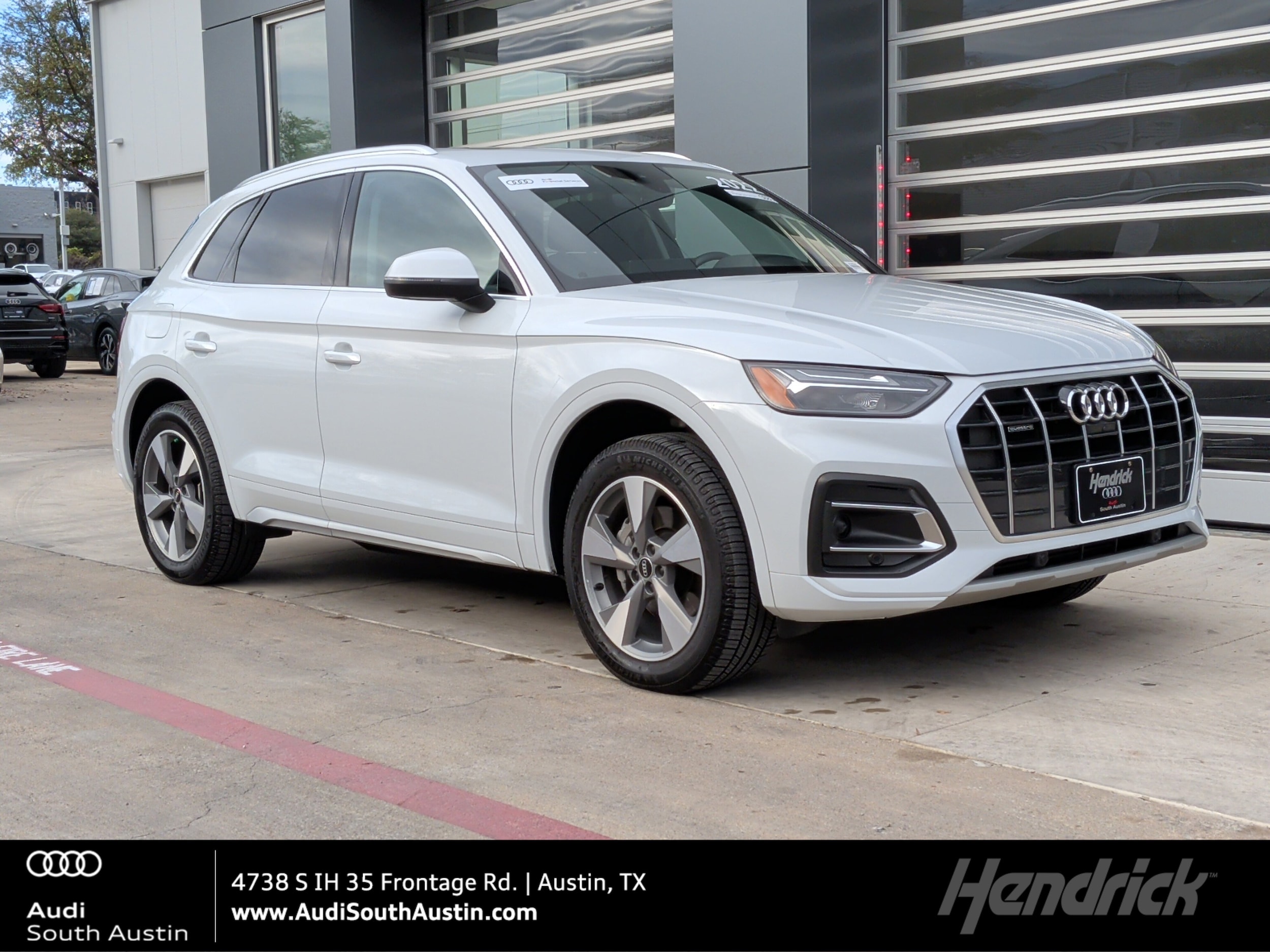 2022 Audi Q5 45 Premium Plus's photo