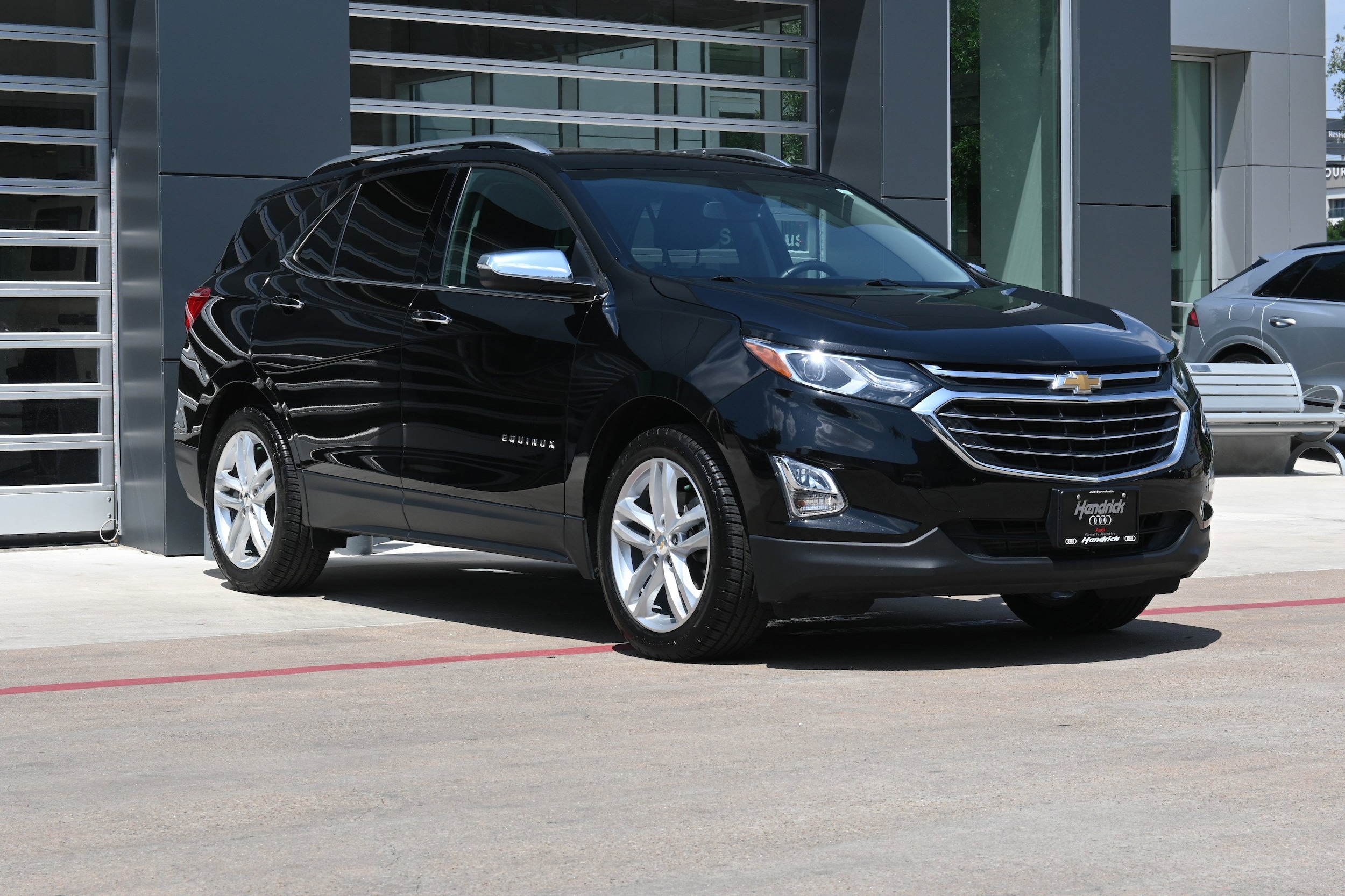 Used 2020 Chevrolet Equinox Premier with VIN 2GNAXPEX6L6137557 for sale in Austin, TX