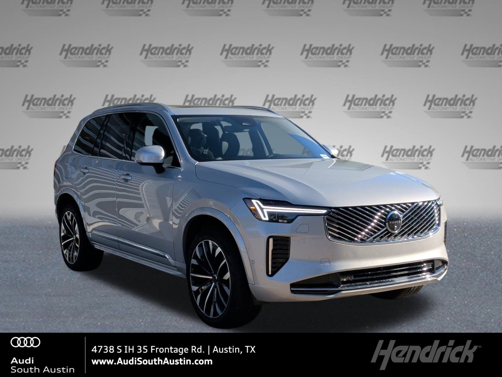 2025 Volvo XC90 Plus's photo