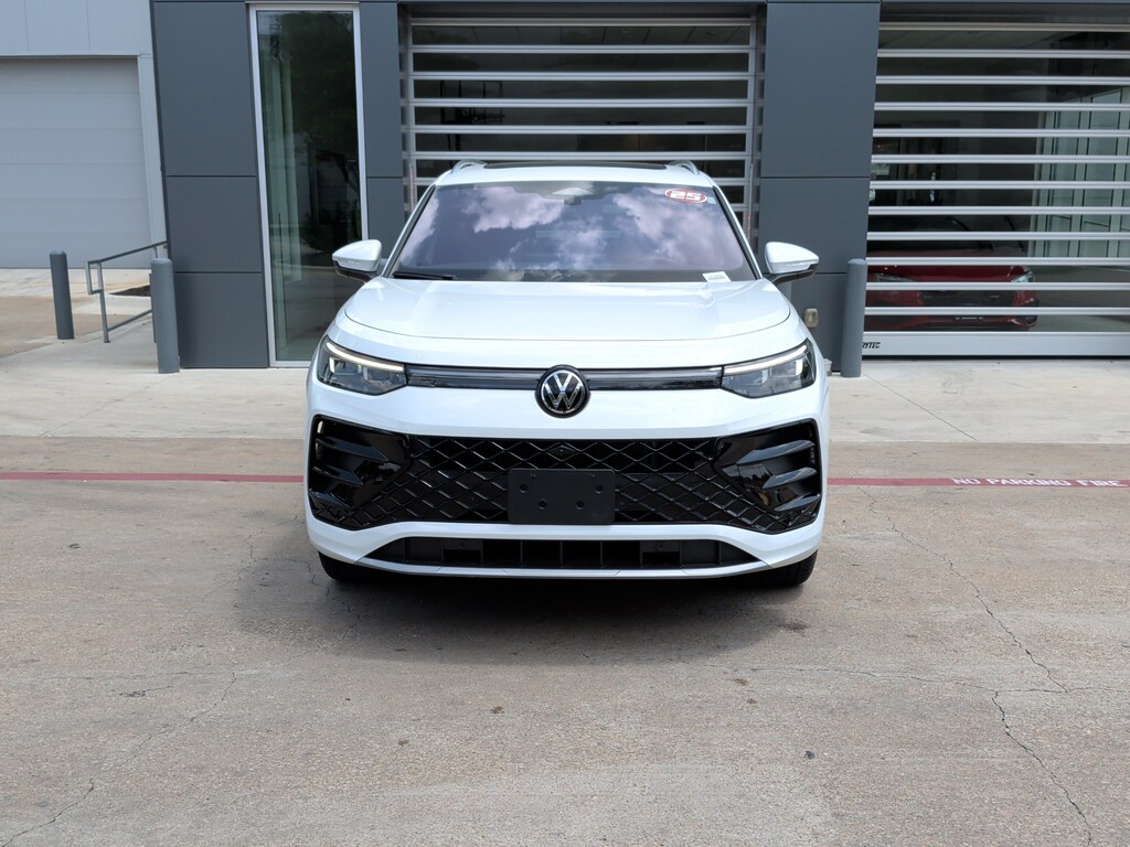 Used 2025 Volkswagen Tiguan SEL R-Line SUV